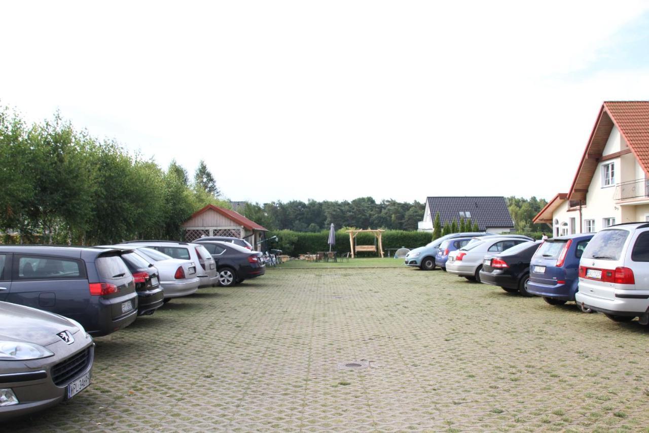 Dworek Leba I Domki Ranczo Itrich Exteriér fotografie